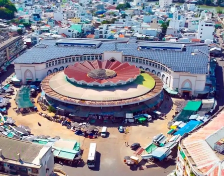 Рынок Чо Дам в Нячанге с высоты — центральное круглое здание и торговые ряды