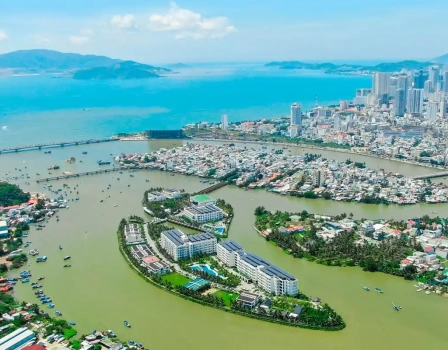 Остров Чампа в Нячанге на реке Кай, вид сверху