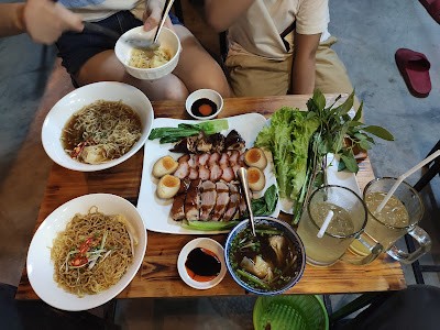 Утка по-пекински Nhi Ky Quan