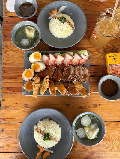 Утка по-пекински Nhi Ky Quan