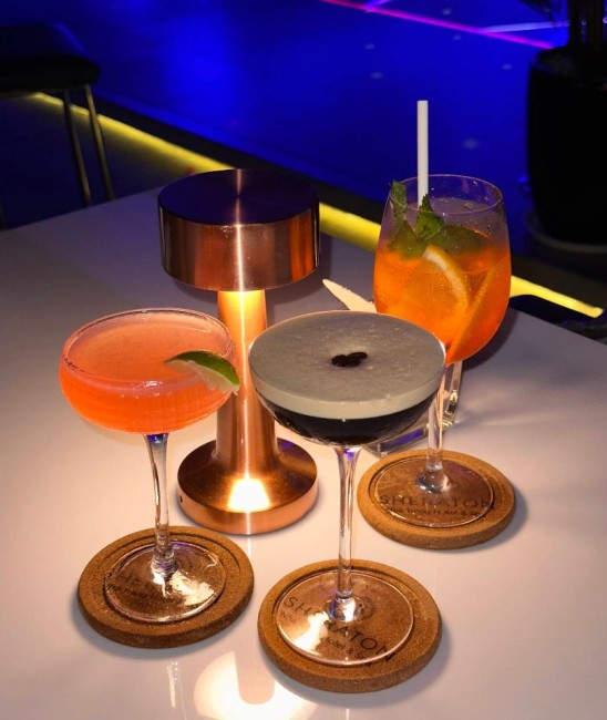 Бар Altitude Rooftop Bar and Lounge 28 этаж