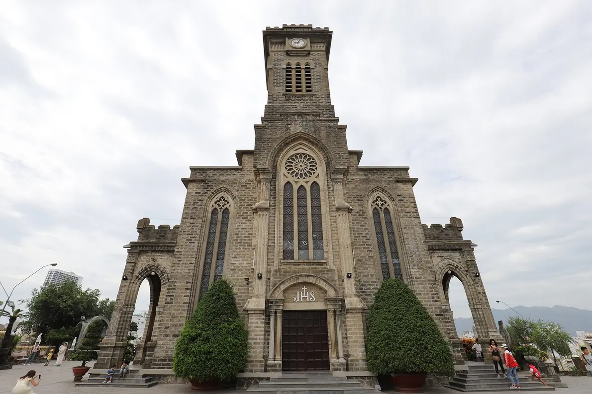 Nha Trang Cathedral — главный фасад Nha Trang Cathedral — главный фасад