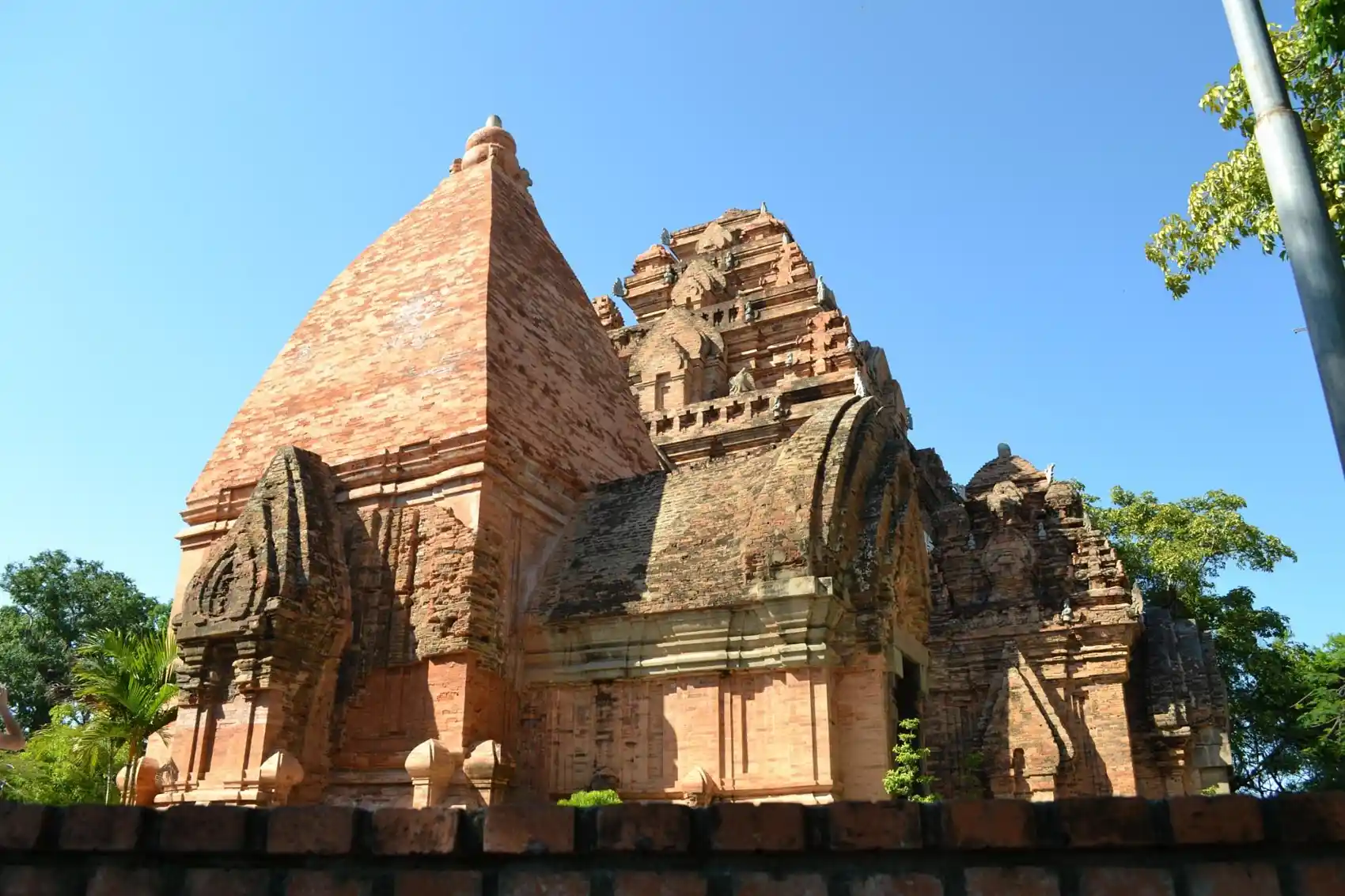 Башни Понагар в вечернем свете, Нячанг
