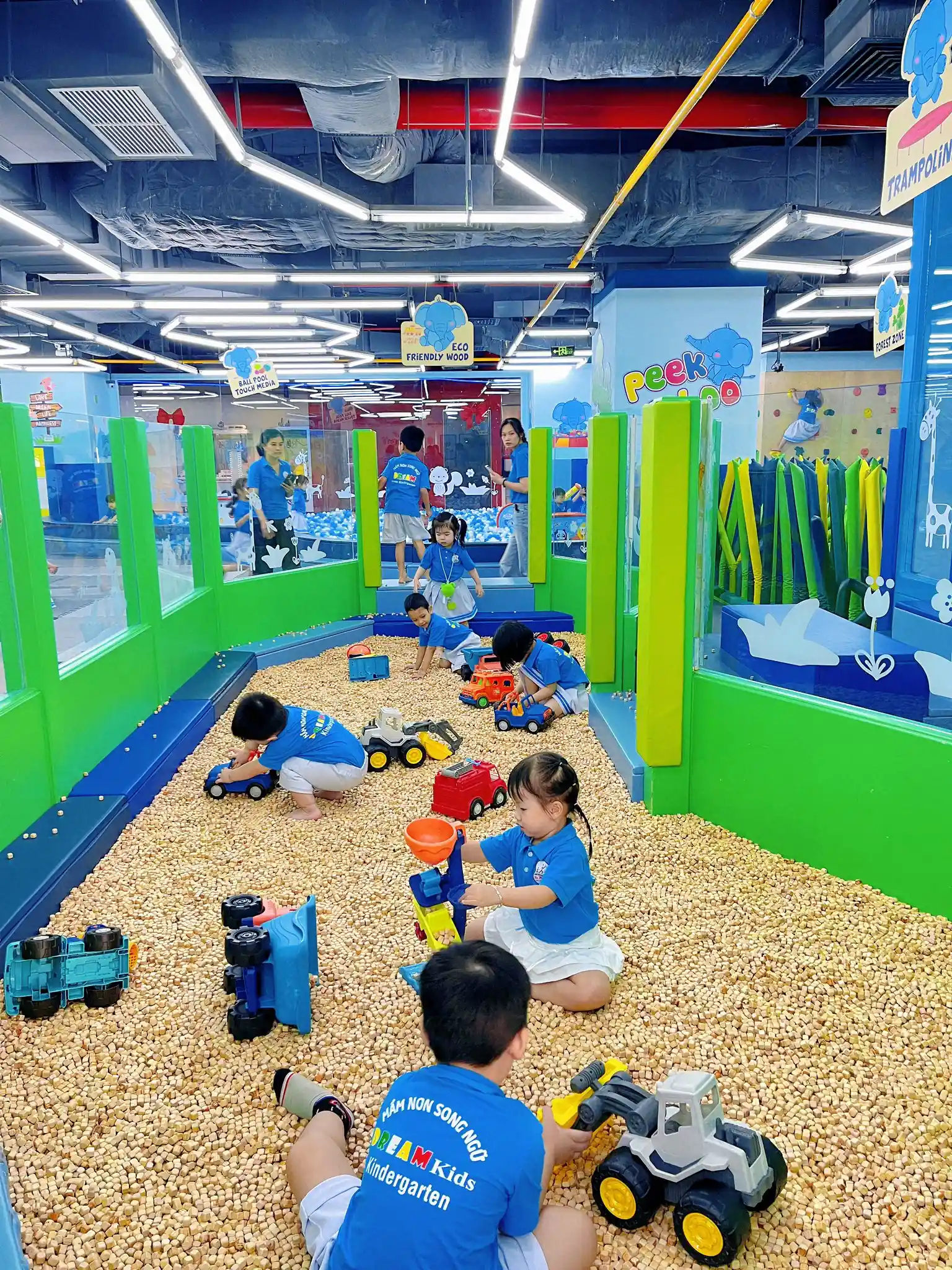 Детская игровая зона в Gold Coast Mall Nha Trang